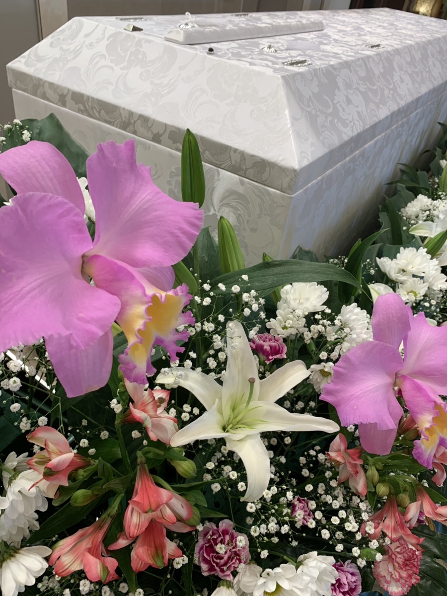 令和元年5月11日　棺周り　生花祭壇