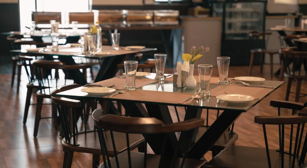 堺市立斎場から徒歩で行ける飲食店を紹介し、葬儀の合間に利用しやすいお店をまとめたイメージ